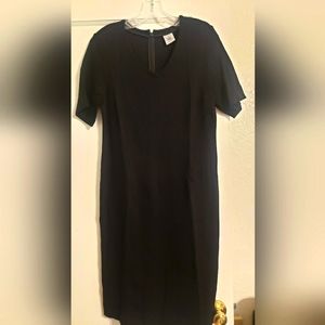 Black v neck dress